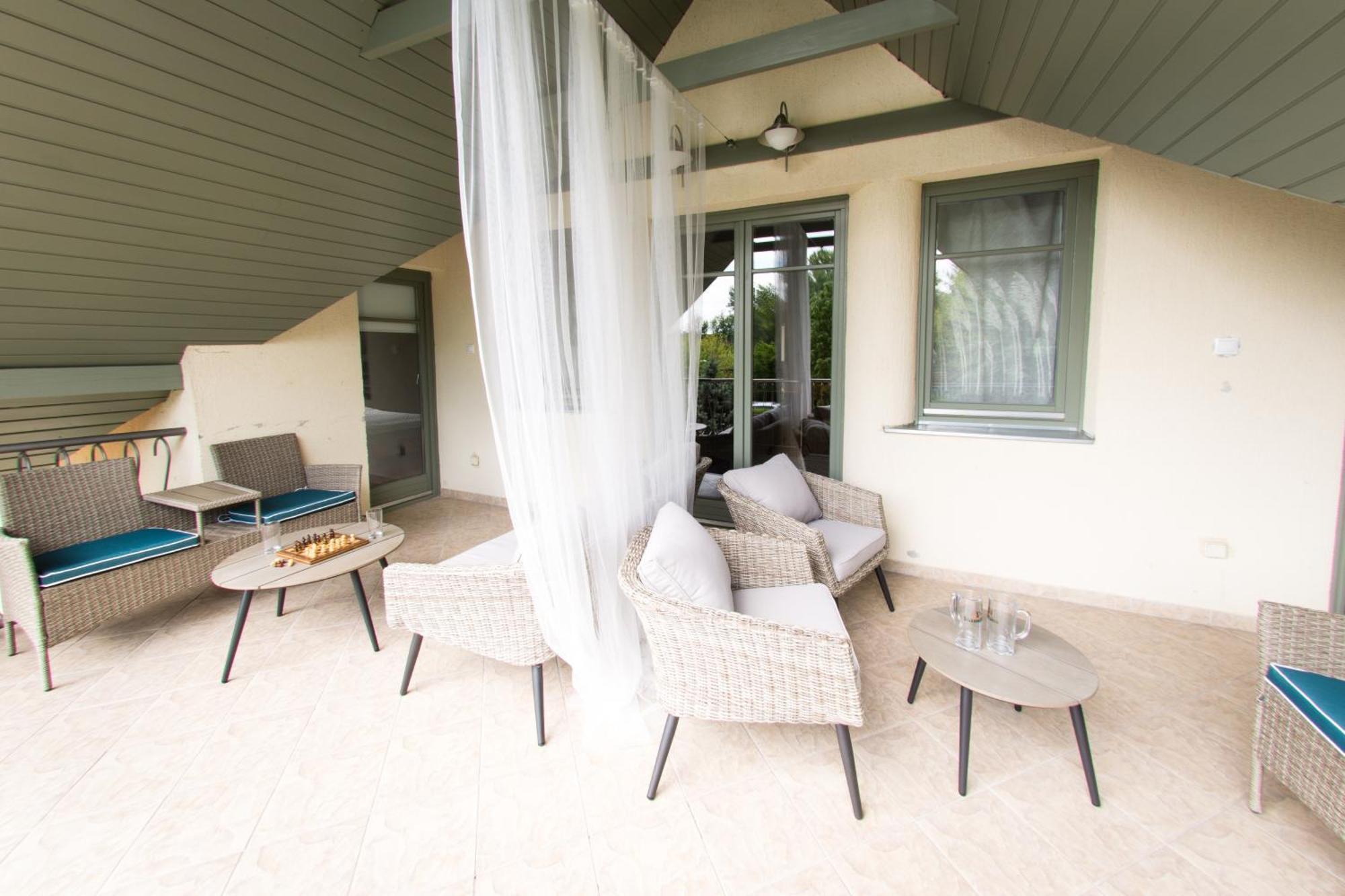 Villa Oliva Boutique Rooms&Spa Zamárdi Exterior foto
